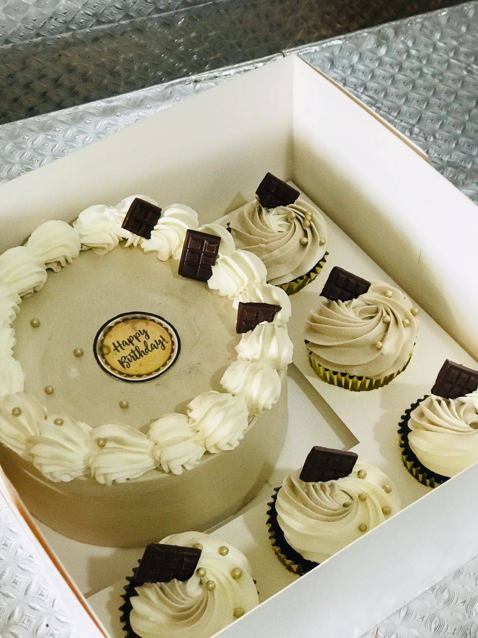 Buy Bento 5 Cup Cakes for KES 350.00 in Kenya. High quality products. Order now on WhatsApp! - Image 1